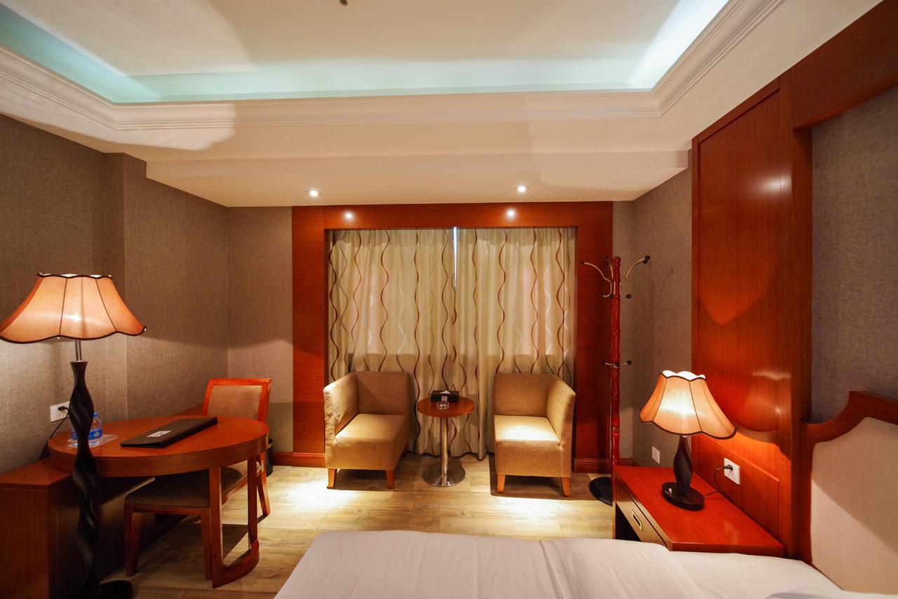 Borrman Hotel Guangzhou Tangxia Branch Екстериор снимка